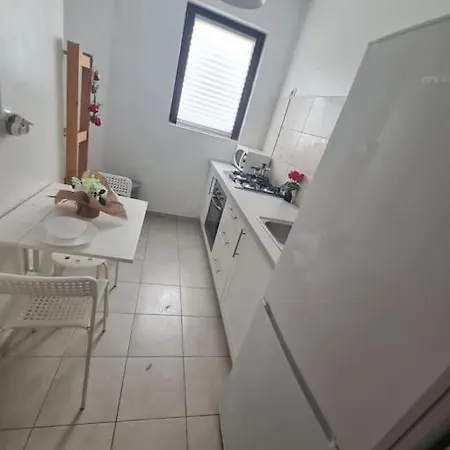 2 Bdrm At Parliament Palace Bucarest