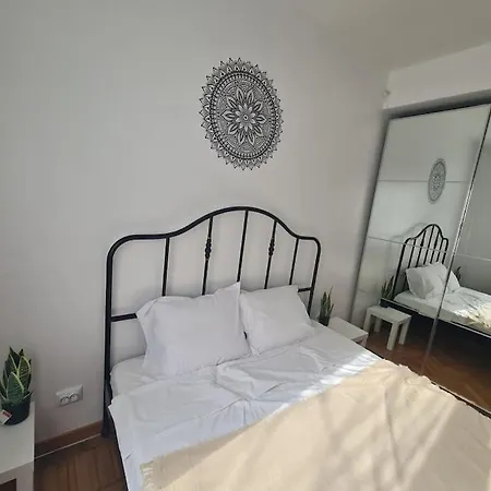 2 Bdrm At Parliament Palace *