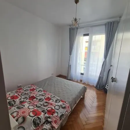 2 Bdrm At Parliament Palace Appartamento